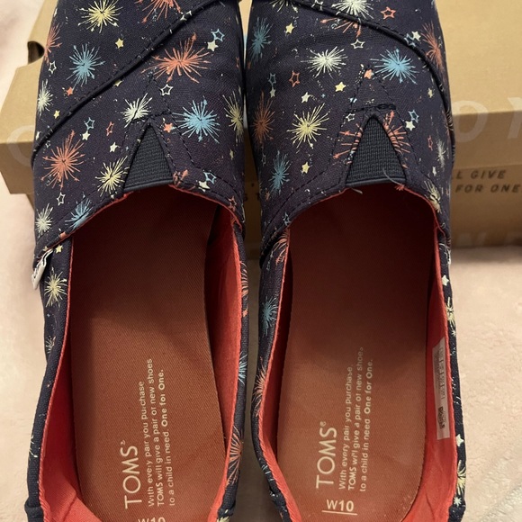 Toms - Picture 5 of 7